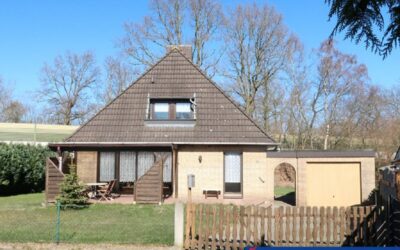 Verkauft: Freistehendes Einfamilienhaus mit Garten und Garage in Mahndorf