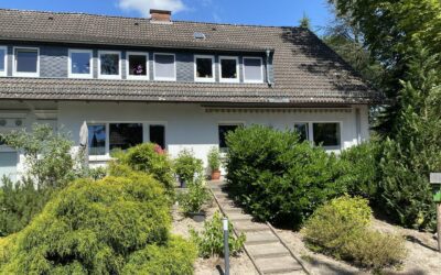 Angebot: 120qm Hochparterre-Wohnung mit großer Terrasse in Oberneuland zu mieten!