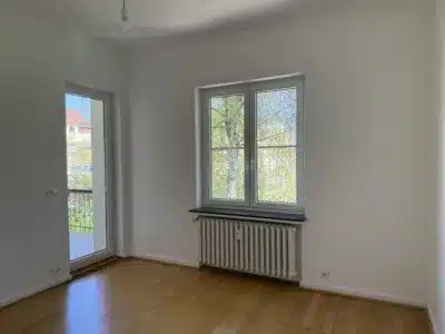 4-Zimmer-Wohnung im Wachmannquartier - Schlafzimmer zum Garten (179)