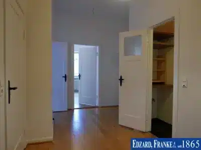 4-Zimmer-Wohnung im Wachmannquartier - Flur (181)