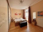 Liebevoll renoviertes Mehrfamilienhaus in der Neustadt - Flüsseviertel - 1. Obergeschoss Schlafzimmer mit Balkon
