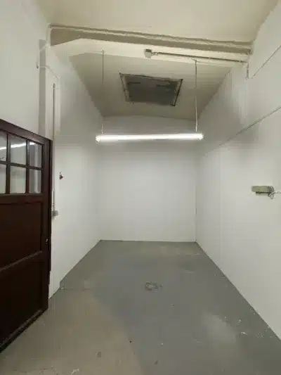 Interessante Gewerbehalle / Lagerhalle mit Büro - Lager (49)