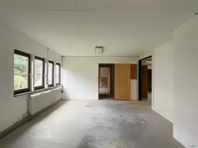 Interessante Gewerbehalle / Lagerhalle mit Büro - Büros/Lager (53)