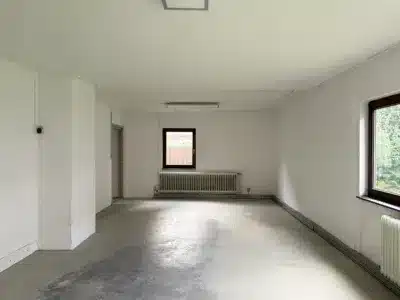 Interessante Gewerbehalle / Lagerhalle mit Büro - Büros/Lager (52)