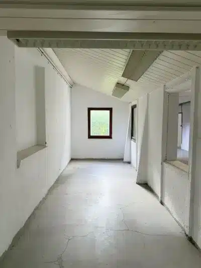 Interessante Gewerbehalle / Lagerhalle mit Büro - Lager (50)