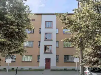 Gemütliche 3-Zimmer-Wohnung mit Balkon in der Curie-Siedlung - Außenansicht (844)