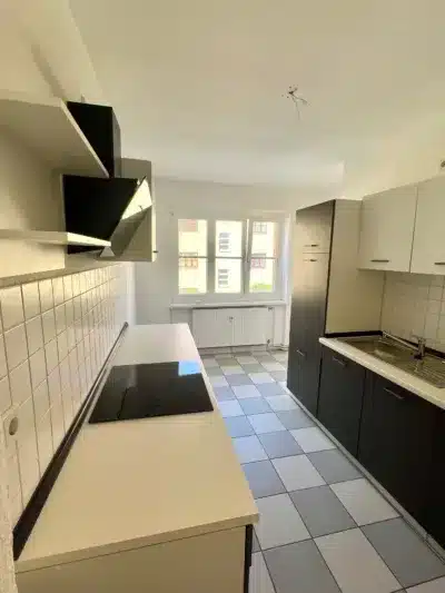 Gemütliche 2-Zimmer-Wohnung in der historischen Curie-Siedlung - Einbauküche (813)