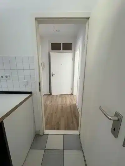 Gemütliche 2-Zimmer-Wohnung in der historischen Curie-Siedlung - Flur (828)