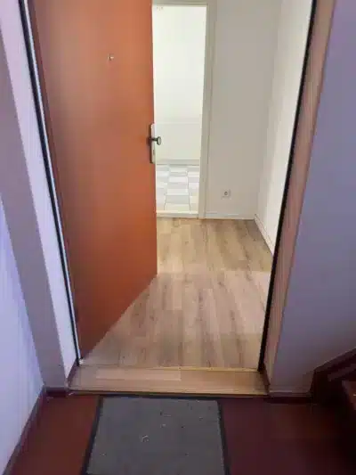 Gemütliche 2-Zimmer-Wohnung in der historischen Curie-Siedlung - Flur (815)