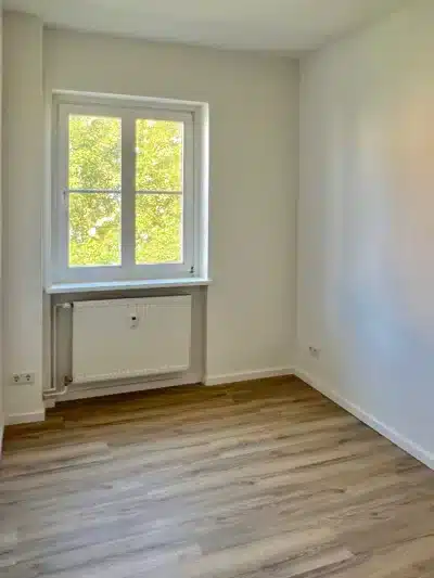 Gemütliche 3-Zimmer-Wohnung mit Balkon in der Curie-Siedlung - Schlafzimmer 2 (1014)