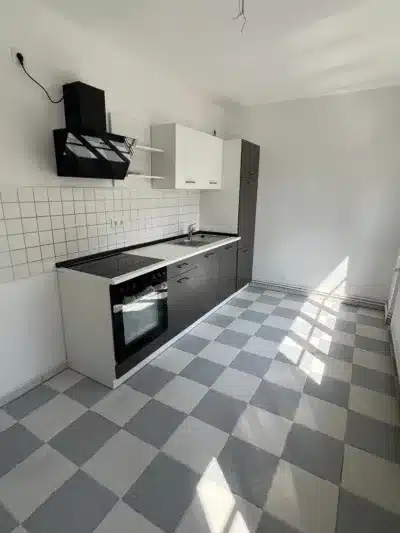 Gemütliche 3-Zimmer-Wohnung mit Balkon in der Curie-Siedlung - Küche (846)
