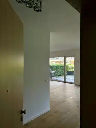 Lichtdurchflutete Wohnung mit Terrasse an der Weser - Flur (225)