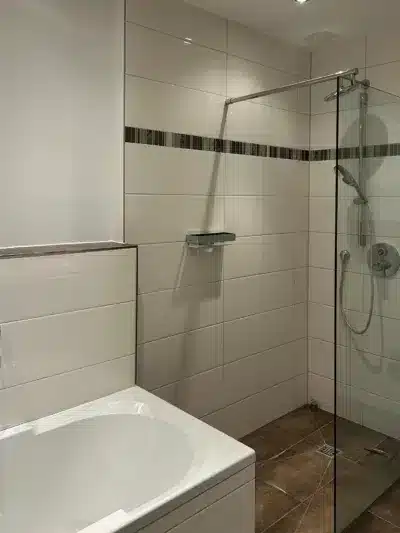 Lichtdurchflutete Wohnung mit Terrasse an der Weser - Badezimmer (246)