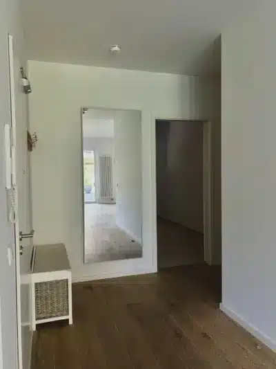 Lichtdurchflutete Wohnung mit Terrasse an der Weser - Flur (234)