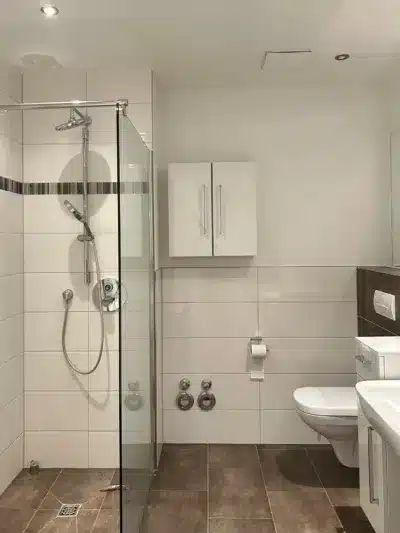 Lichtdurchflutete Wohnung mit Terrasse an der Weser - Badezimmer (245)