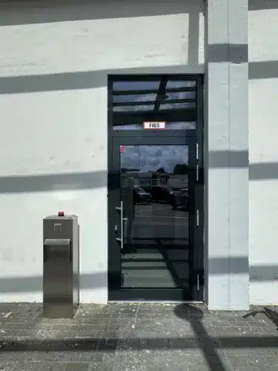 Groß denken. Flexibel nutzen. Sofort einziehen. - Eingangstür Zugang Etagen (113)
