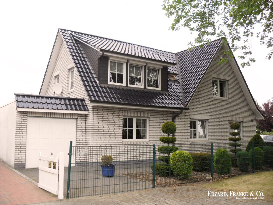 Erstklassig aufgewertetes Haus in angenehmer Wohnlage, 27751 Delmenhorst, Einfamilienhaus
