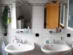 Erstklassig aufgewertetes Haus in angenehmer Wohnlage - Badezimmer
